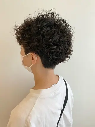 ショート パーマ ayumi🌈 インナーカラー🌈のヘアスタイル