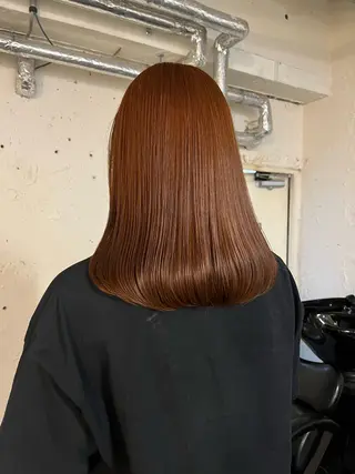 カラー 秋濱 佳穂のヘアスタイル