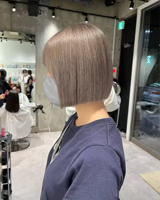 ショート カラー iLi所属・iLi 《イリ》のヘアスタイル