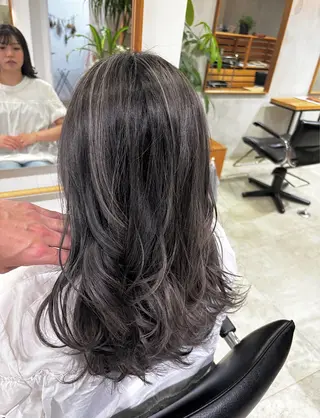 ミディアム カラー hoNua. 栄/透明感カラーのヘアスタイル