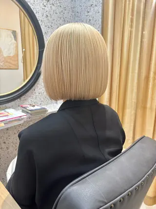 ショート カラー lani hair salon所属・SHOTO ハイトー ン/デザインカラーのヘアスタイル