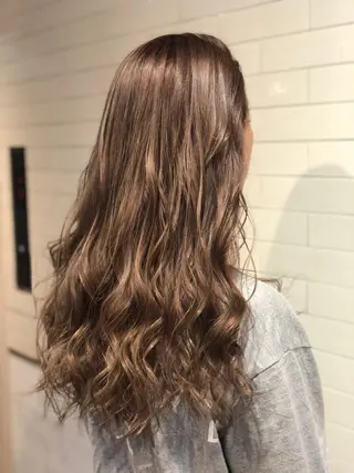 セミロング 髪質改善×ハイトーン 中田啄也のヘアスタイル