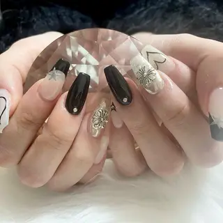 ネイル Vesper所属・ayaka ギャルネイル🎀のネイルデザイン