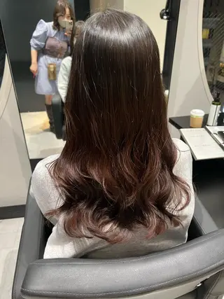 ロング カラー パーマ コテ巻き風パーマ 韓国風パーマ 無重力のヘアスタイル