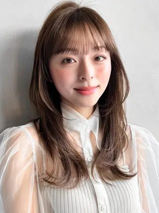 セミロング カラー 木村ゆうと🫧 透明感カラー＆艶髪のヘアスタイル