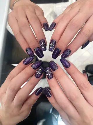 ネイル カンナ【Y2Kネイル /コーンロウ】のネイルデザイン