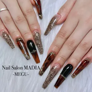 ネイル MADIA藤沢所属・MADIA MEGUのネイルデザイン