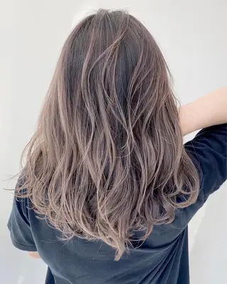 セミロング ミルクティーハイトー ン💖Mikaのヘアスタイル