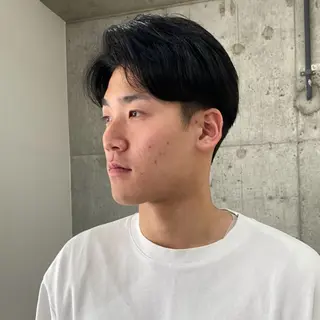 ショート メンズ センターパート/ニ ュアンスパーマのヘアスタイル