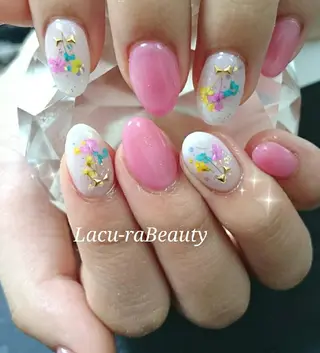 ネイル 小顔と腸の専門店 ラクーラビューティのエステ・リラクイメージ