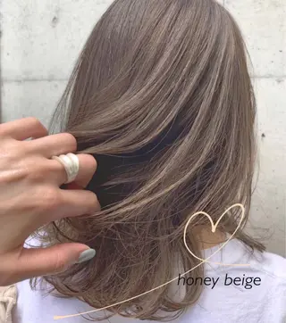 ミディアム カラー パーマ ヘアアレンジ apish aoyama所属・武 愛子の眉毛・アイブロウイメージ