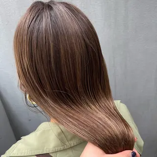 セミロング カラー saya 🧸 カット/縮毛矯正のヘアスタイル