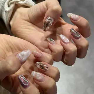ネイル 🪐富島彩夏 /海外nail🪐のネイルデザイン