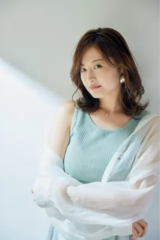 ミディアム 🎨インナーカラー が得意👍新垣⚜️のヘアスタイル