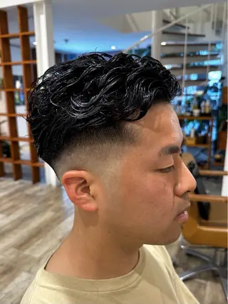 ショート パーマ メンズ peakshair所属・艶々になる髪質改善 𝒀𝑼𝑻𝑶のヘアスタイル