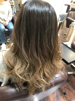 ミディアム 岸川 恭子のヘアスタイル