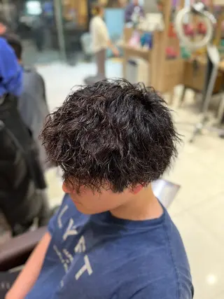 ショート パーマ メンズ 【メンズパーマ✨️ フェザーパーマ】岩城のヘアスタイル