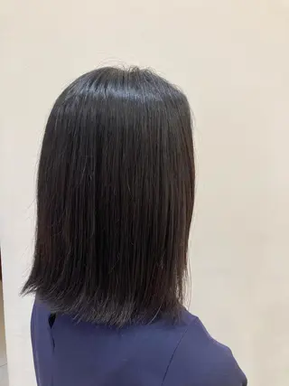 ミディアム カラー ショートカット／ 明千のヘアスタイル