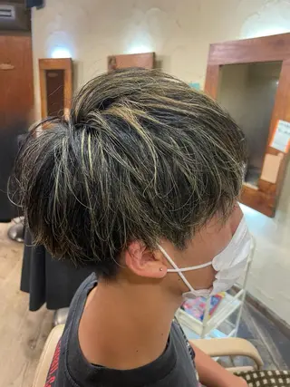ショート カラー 大鹿 数馬のヘアスタイル