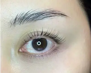 パーマ EYE Bright eyelash(アイブライト)所属・ハル ミのマツエク・マツパデザイン