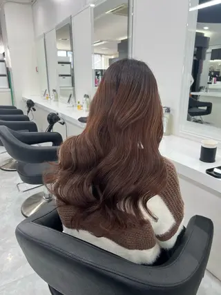 ロング カラー オリーブカラー🫒 レイヤーカット✂︎のヘアスタイル