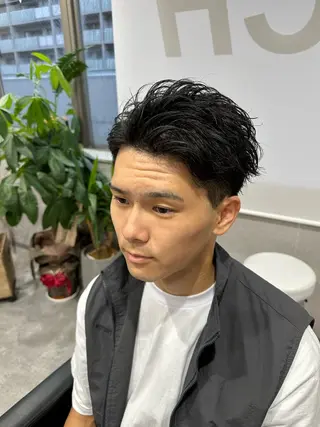ショート パーマ ヘアアレンジ メンズ Mens Salon Gray by NYNY所属・Gray by NYNYのヘアスタイル