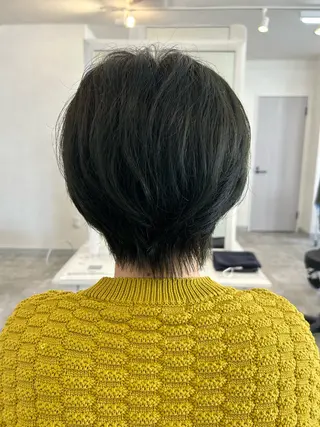 カラー 稲井 裕美のヘアスタイル