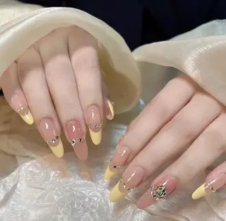 ネイル AngelChris ビューティーサロンのネイルデザイン