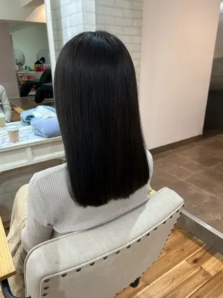 セミロング 透明感カラー/牧内 楓/インナーカラーのヘアスタイル