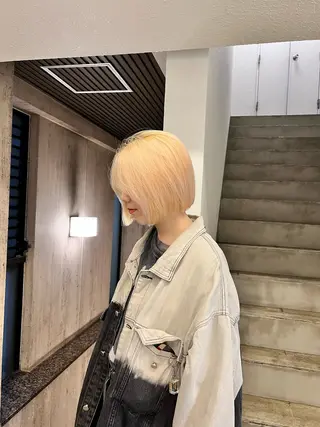 ショート カラー ムラ修正💎 艶髪ハイトーン💎のヘアスタイル