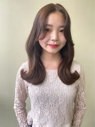 セミロング 韓国ヘア🇰🇷 SAYAのヘアスタイル