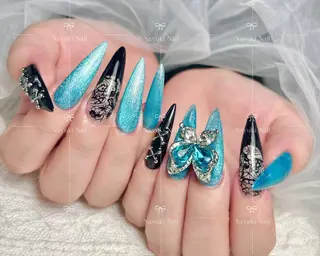 ネイル 🦋 Queenieのネイルデザイン