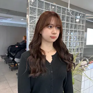 ロング cinq PROJECT所属・ミルクティーベージュ /三村克彦のヘアスタイル