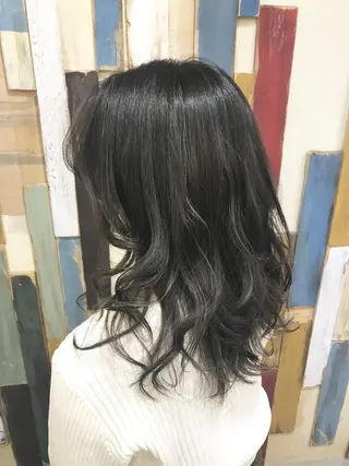 カラー 嶋村夏実🌼レイヤー 🌸白髪ぼかしのヘアスタイル