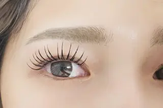 マツエク・マツパ Sifa所属・岡山涼香｜20代向け まつげサロン🫧✨のマツエク・マツパデザイン