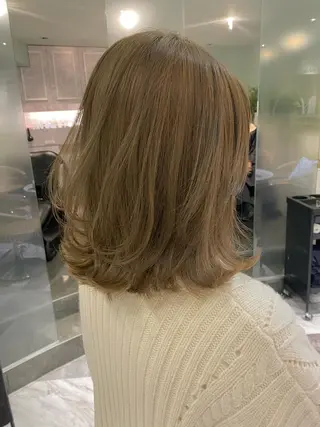 ミディアム カラー 栗原 瑠世のヘアスタイル