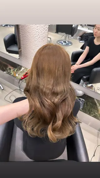 ロング カラー 名古屋栄♡PELE 上品な透明感ベージュのヘアスタイル