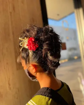 ロング ヘアアレンジ 岡村 真子のヘアスタイル