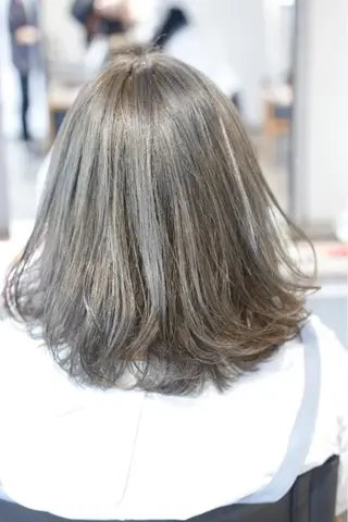 ミディアム ハイトーン/レイヤー /ケアブリーチ石川治のヘアスタイル