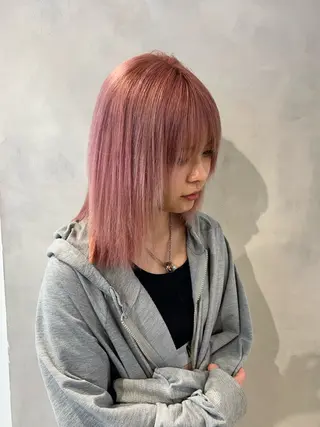 ミディアム カラー ハイトーン／ 透明感カラー Mioのヘアスタイル