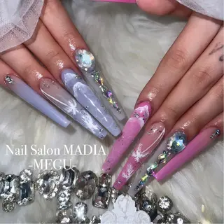 ネイル MADIA藤沢所属・MADIA MEGUのネイルデザイン