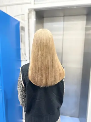 セミロング white．梅田所属・GATE. カラーモデル募集のヘアスタイル