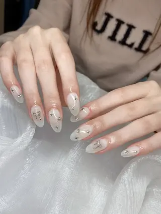 ネイル Annailsalon所属・E miのネイルデザイン