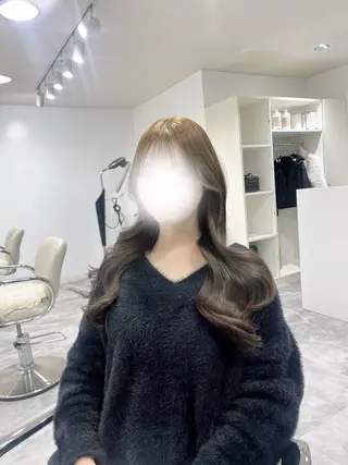 ロング 𝑴𝑰𝑯𝑶 ／ワンホンヘアのヘアスタイル