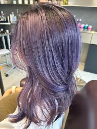 セミロング カラー にった みずきのヘアスタイル