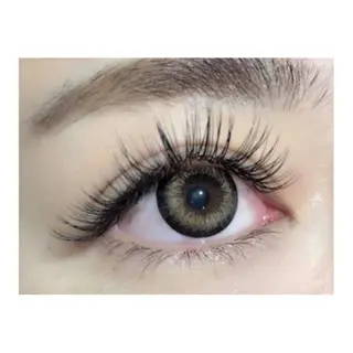 マツエク・マツパ ANNE梅田 GRACE店所属・ANNE chizuのマツエク・マツパデザイン