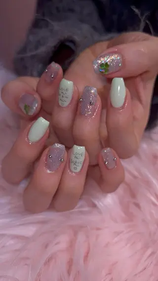 ネイル NICOnail&eyelash 三軒茶屋所属・♡ KAEDE ♡のネイルデザイン