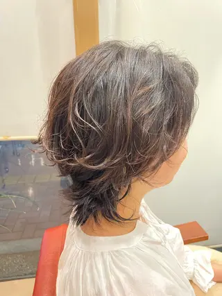 ショート カラー パーマ 小松田 琴美のヘアスタイル