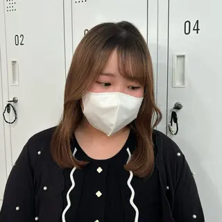 ミディアム ネヅ カオルのヘアスタイル