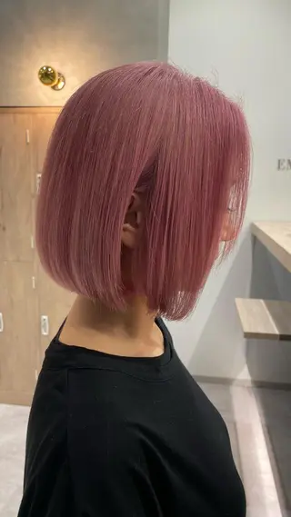 ショート カラー EMANONシェアサロン心斎橋店所属・韓国メンズヘア ミル クティボブ 足立佳代のヘアスタイル